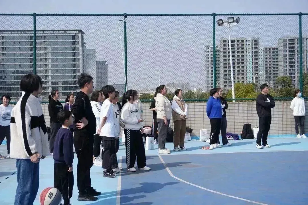使用虚拟现实技术进行篮球站位训练的方法_1